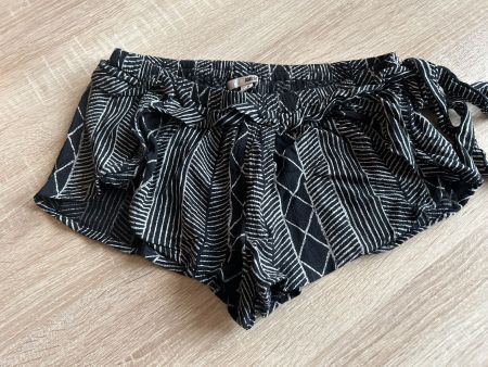 Lässige kurze Damen Hose schwarz von AMUSE Gr. 38