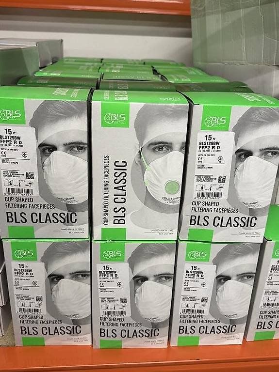 Protezione per viso e udito: Schutzmasken FFP2 BLS  neu originalverpackt – Nuovo e nell'imballaggio originale da Wängi venduto da inf_2hrj