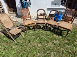 Antike Rattan-Stühle zum reparieren