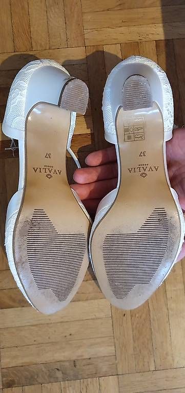 Scarpe da donna: Brautschuhe – Usato da Stalden (Sarnen) venduto da Xaendi4 3