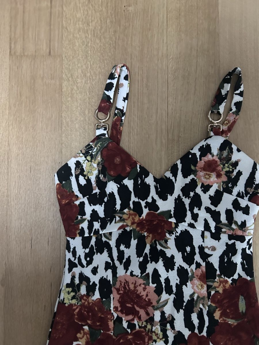 Kleider: Dress leopard print floral pattern – Gebraucht aus Belp von jan_6yvx 2