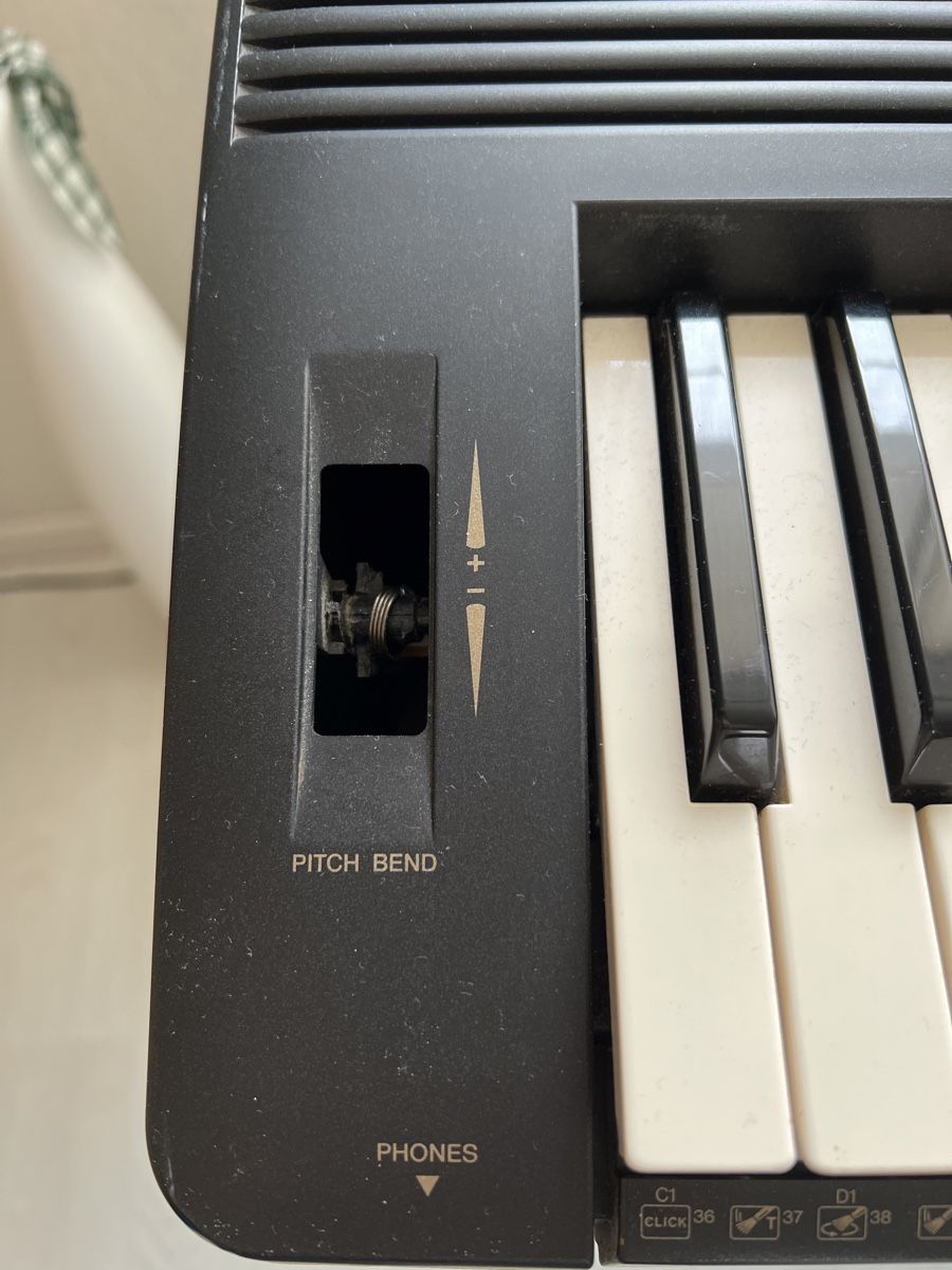 Yamaha Musikinstrumente: Keyboard Yamaha PSR-620 – Gebraucht aus Zürich von  2