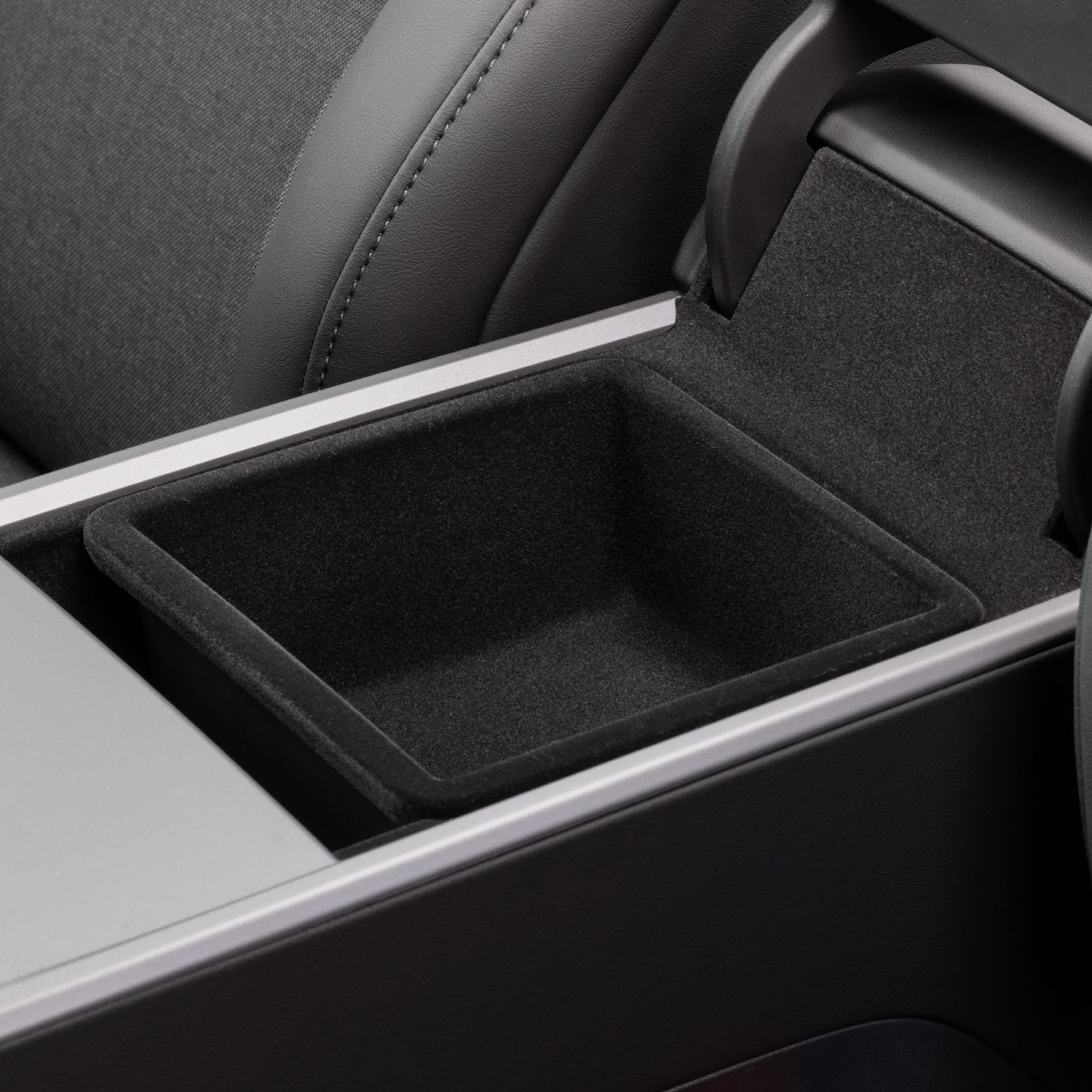 Tesla Tutti pezzi di ricambio auto: Tesla Model Y Mittelkonsolenschalen – Nuovo (secondo la descrizione) da Dübendorf venduto da and3reas 1