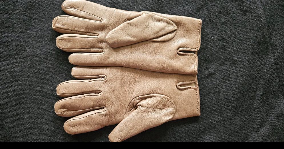 Armani Gants & mitaines : Armani Damen Handschuhe Gr.-S – D'occasion à Beinwil am See par nayelidalisay 3