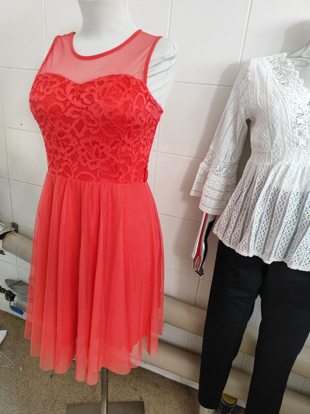 Vestiti: Cocktailkleid GR 36 – Usato da Langnau am Albis venduto da Judithsebi 3