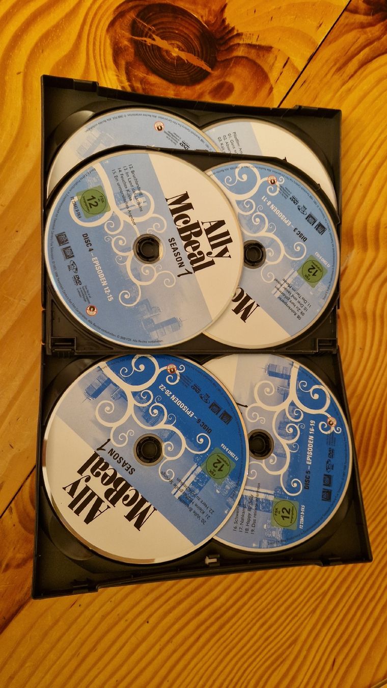 Tutti i DVDs: Ally McBeal DVD – Usato da Küttigen venduto da TheFactor 2