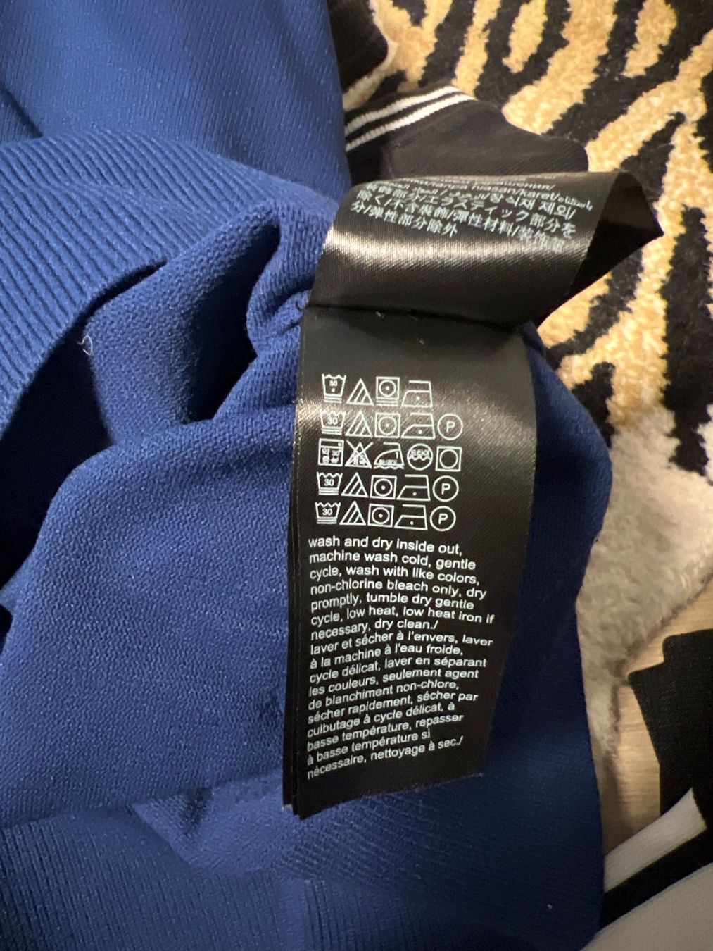 Calvin Klein Pullover & Sweatshirts: Sweatshirt bleu Calvin Klein L – Gebraucht aus Epalinges von nsh_t58w 6