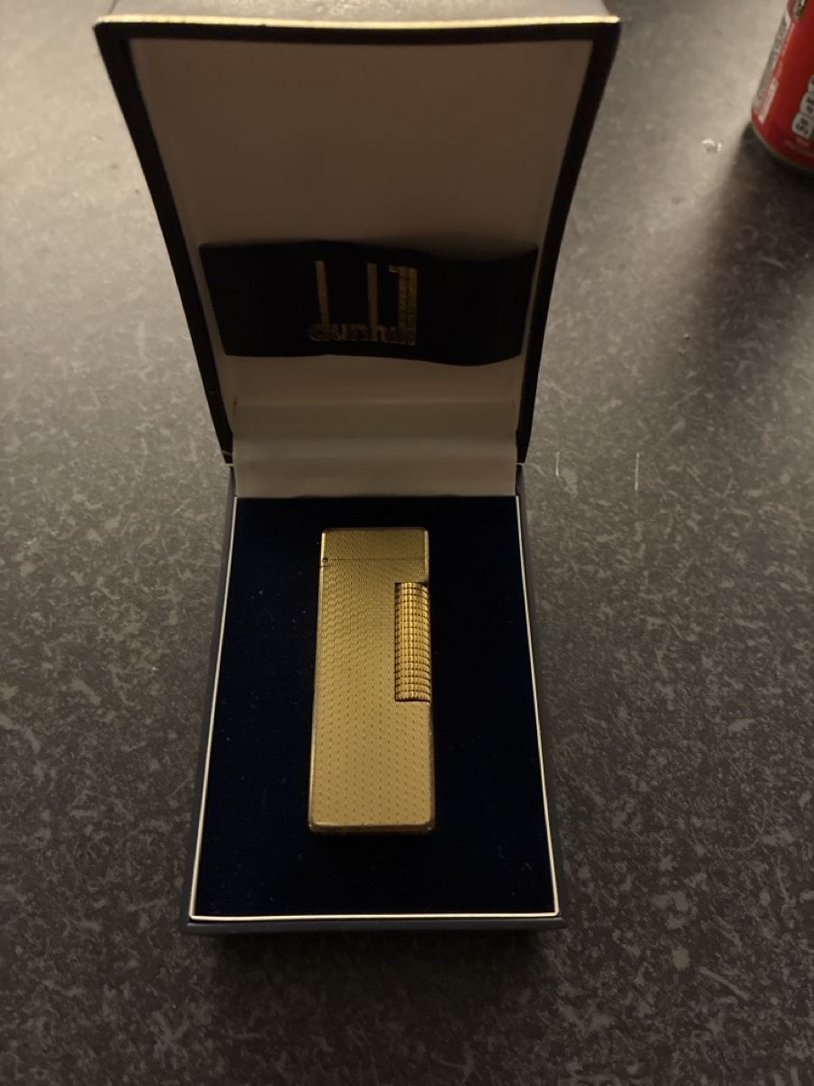 Dunhill Briquets: Dunhill feuerzeug – Défectueux à Domat/Ems par Coc87