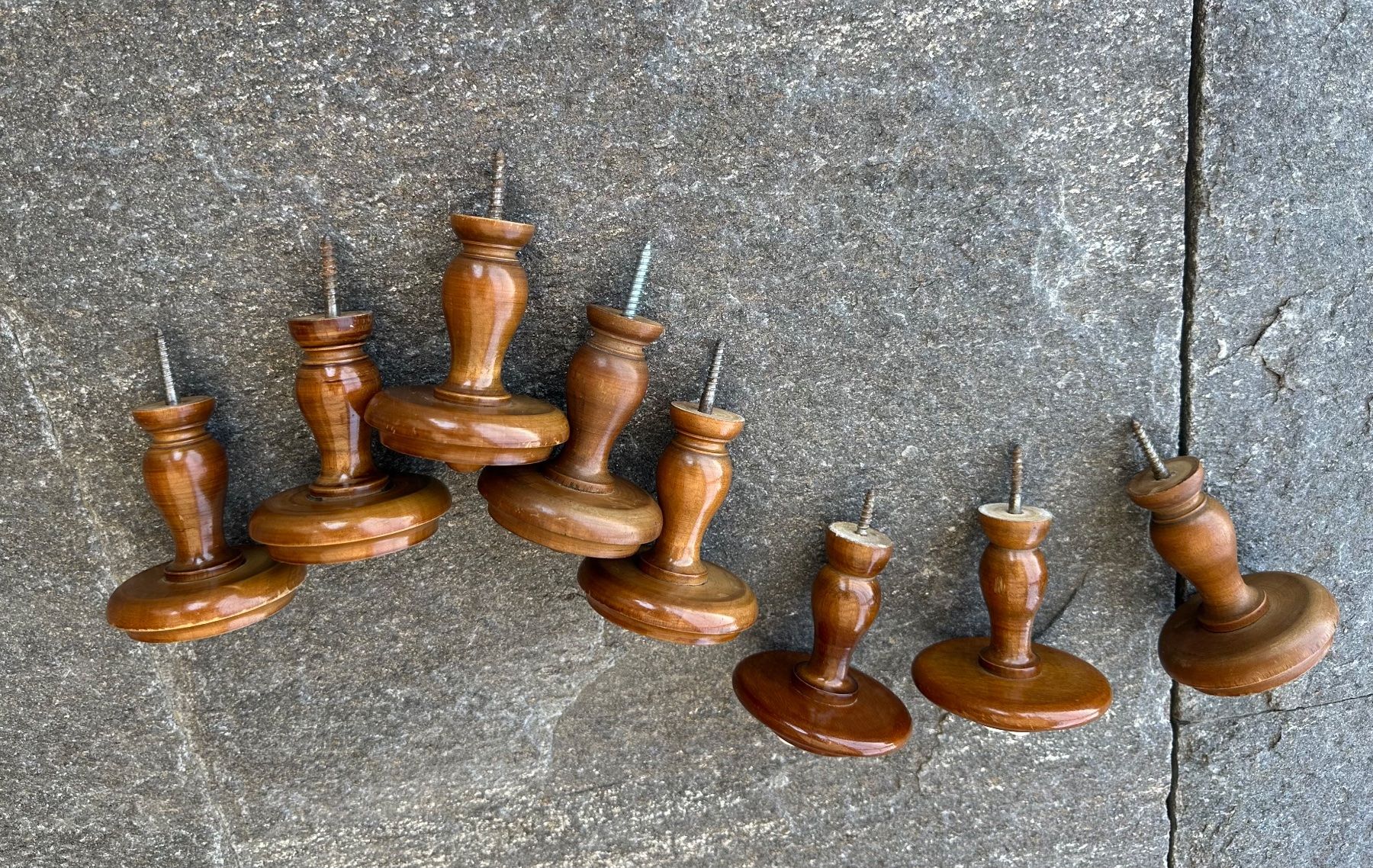 Tutte le decorazioni: Upcycling Vorhanghalter aus gedrechseltem Nussbaumholz 8 Stk – Usato da Jonschwil venduto da zni_65m7 1