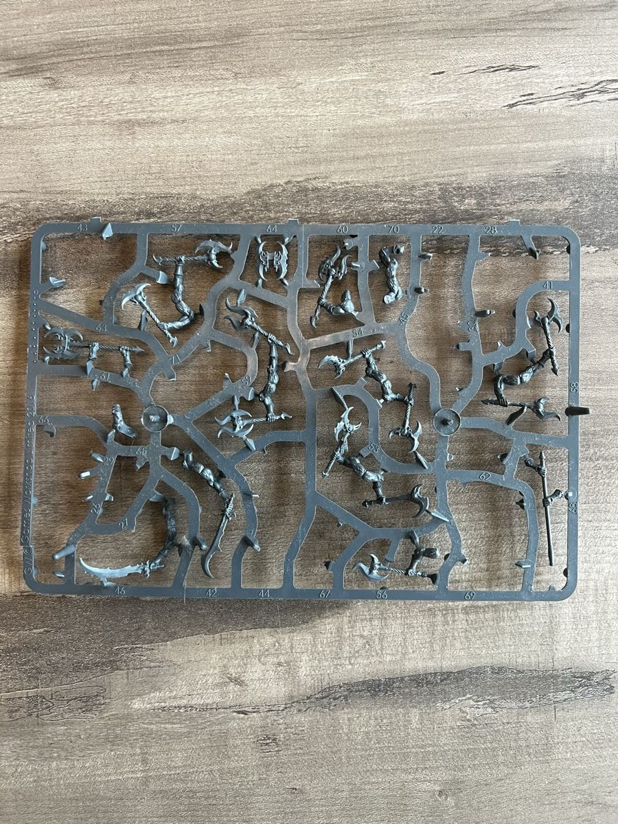 Giochi: Warhammer 40k/Horus Heresy Gussrahmen/Bits Set 7 – Usato da Läufelfingen venduto da stephiesheena 3
