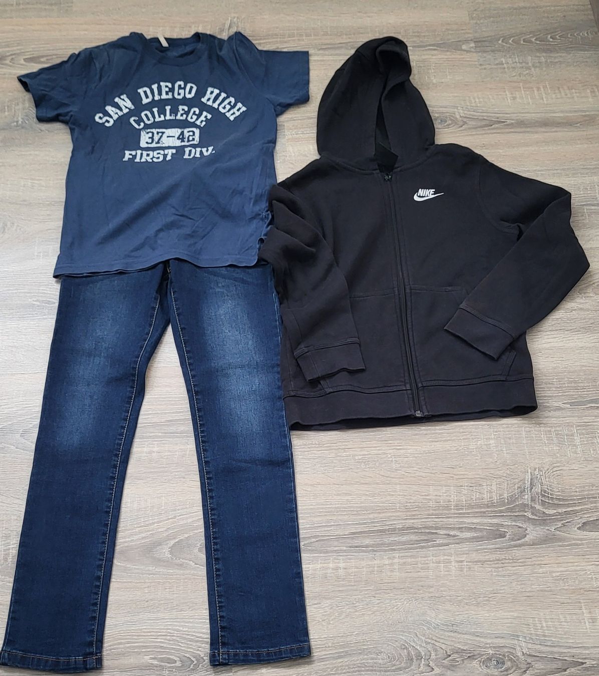 Lotti & Set di vestiti: Habits 136/146 – Usato da Plagne venduto da pnz75