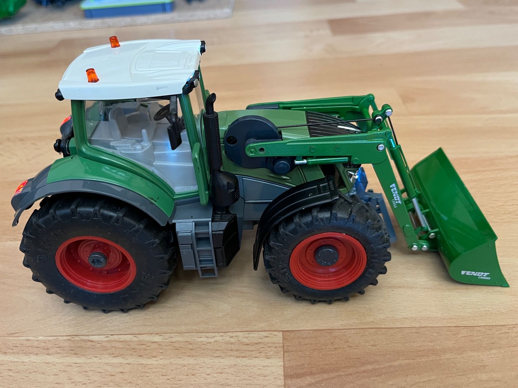 Fendt Trattori: Siku Control Fendt 939 mit Frontlader – Usato da Montricher venduto da Xenia111 1