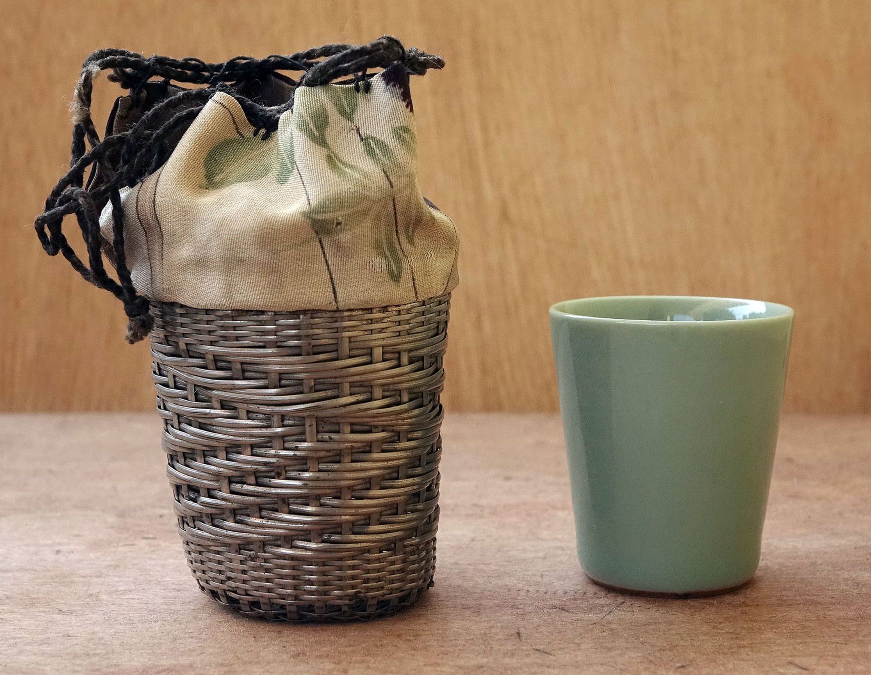 Tassen: Alter kleiner japanischer Celadon Becher – Gebraucht aus Winterthur von
