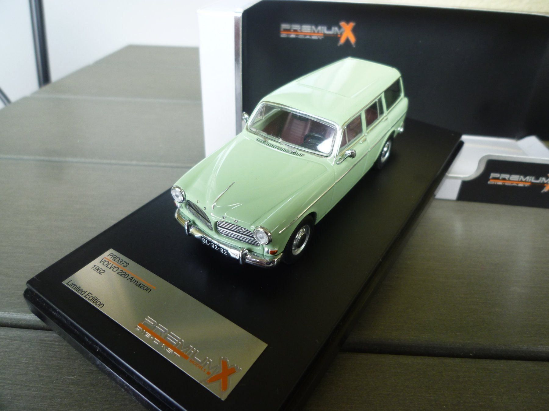 Modellini d'auto: Volvo 220 Amazon (1962) – Nuovo e nell'imballaggio originale da Flawil venduto da Imperiosud 4
