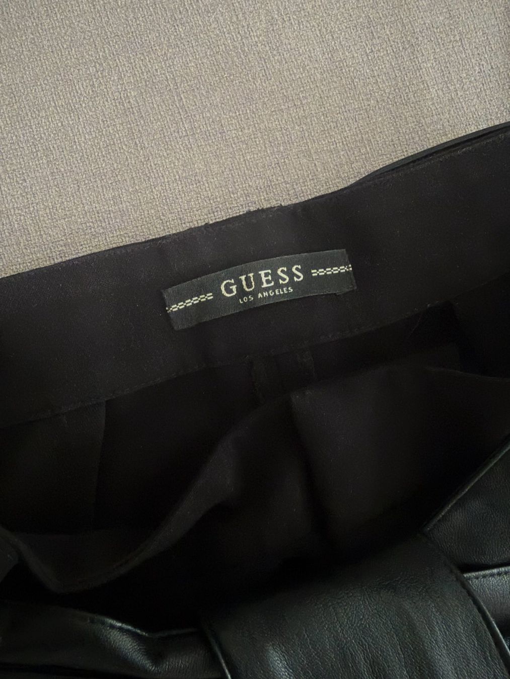 Guess Pantaloni: Leichte Guess Hose, Gr. 24 / XS – Nuovo (secondo la descrizione) da Bern venduto da mar_57gd 2