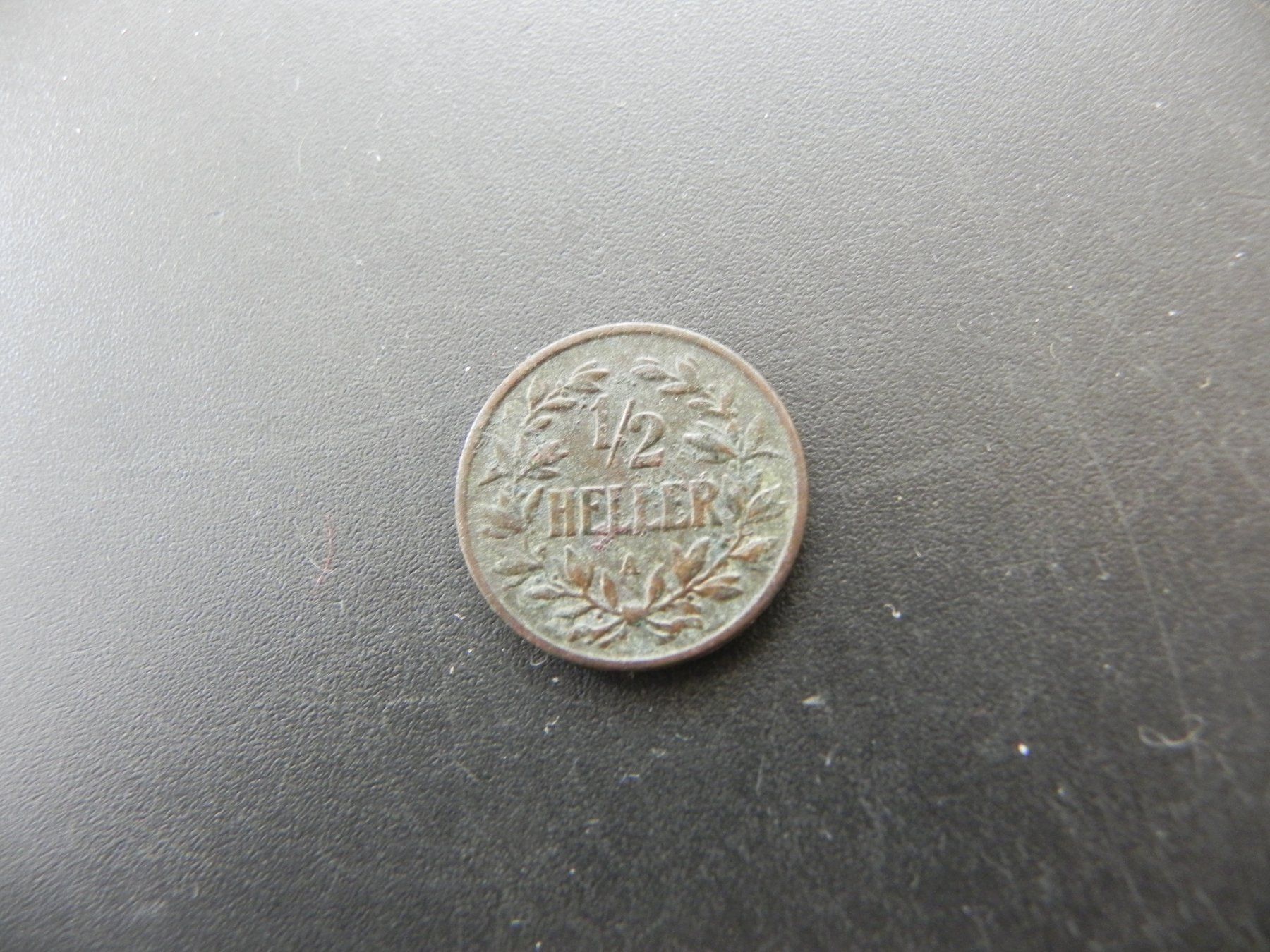 Tutti le monete: Deutsch Ostafrika 1/2 Heller 1904 A – Usato da Biel/Bienne venduto da Gogolozi