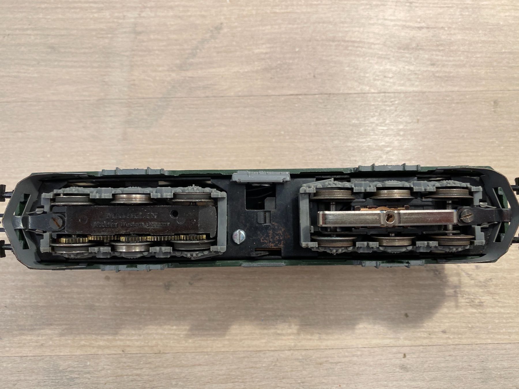 Märklin Modellini di ferrovie: Märklin 3050 SBB Ae6/6 Vaud – Usato da Lupsingen venduto da New-Haven 4