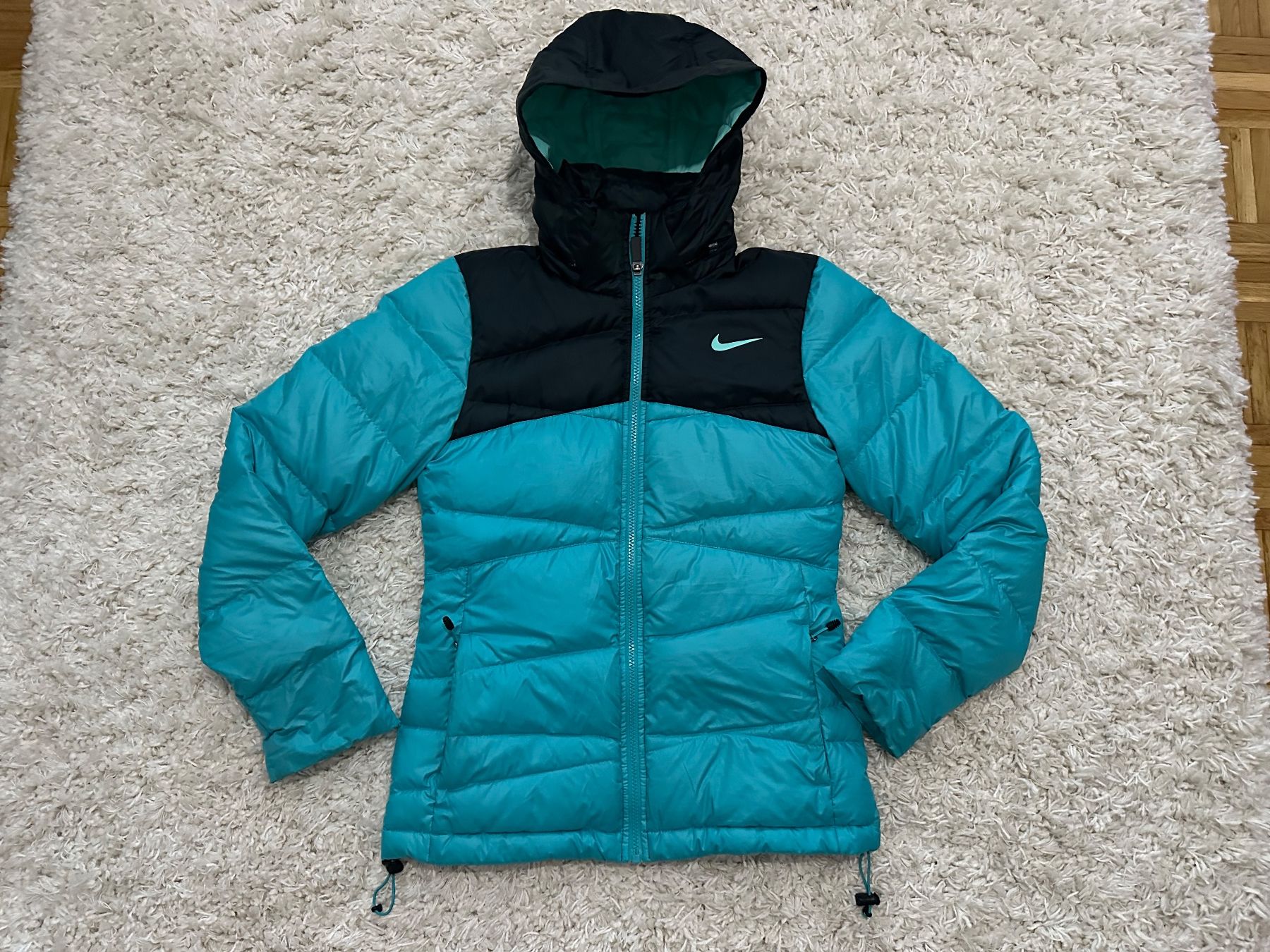 Cappotti: Nike Daunen Jacke Gr.S – Usato da Bern venduto da BrandVilla