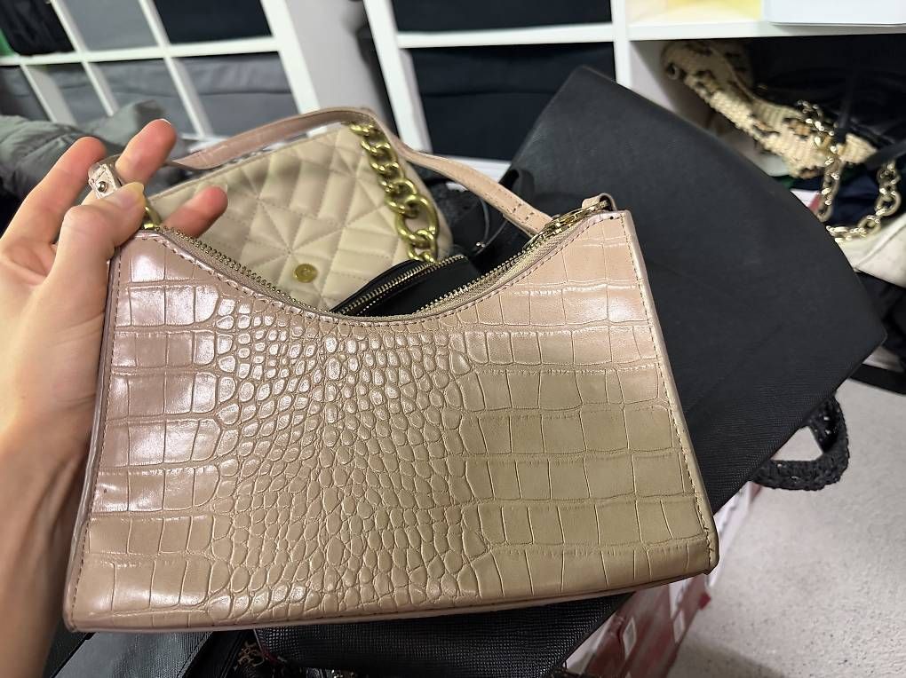 Sacs femmes: BEIGE CROCO SCHULTERTASCHE – D'occasion à Märstetten par sha_9p7c 3