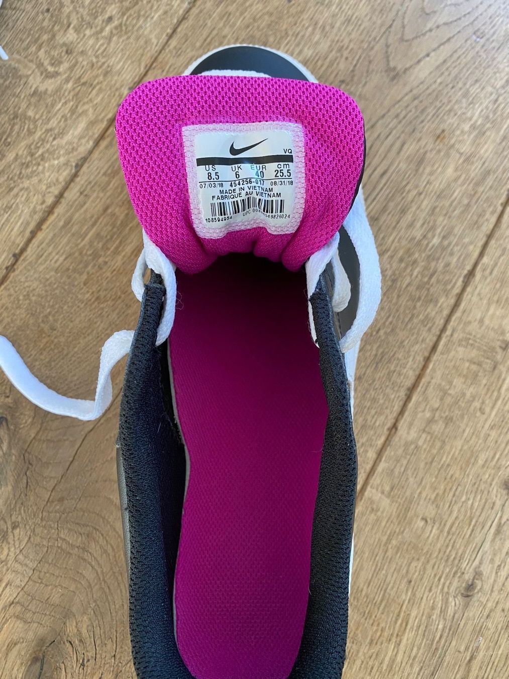 Nike Scarpe da donna: Nike Sneakers  Gr.40 – Usato da Davos-Platz venduto da Ihirsch 4