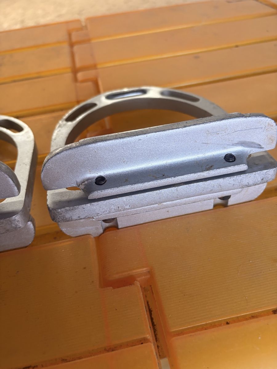 Sattel & Sattelzubehör: Étriers aluminium  – Gebraucht aus Lavigny von Lea_9rxv 2