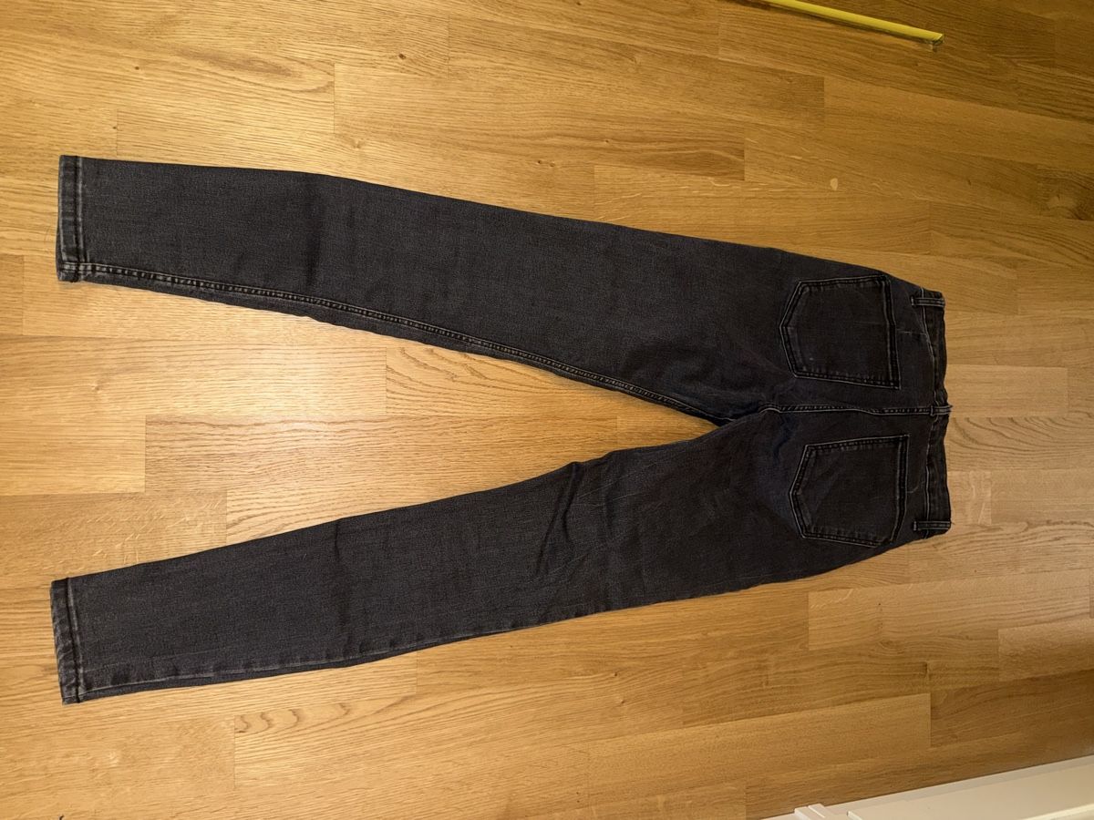 H&M Jeans: Skinnyjeans Grau Grösse 36 – Usato da Mörschwil venduto da Seegurke18 2