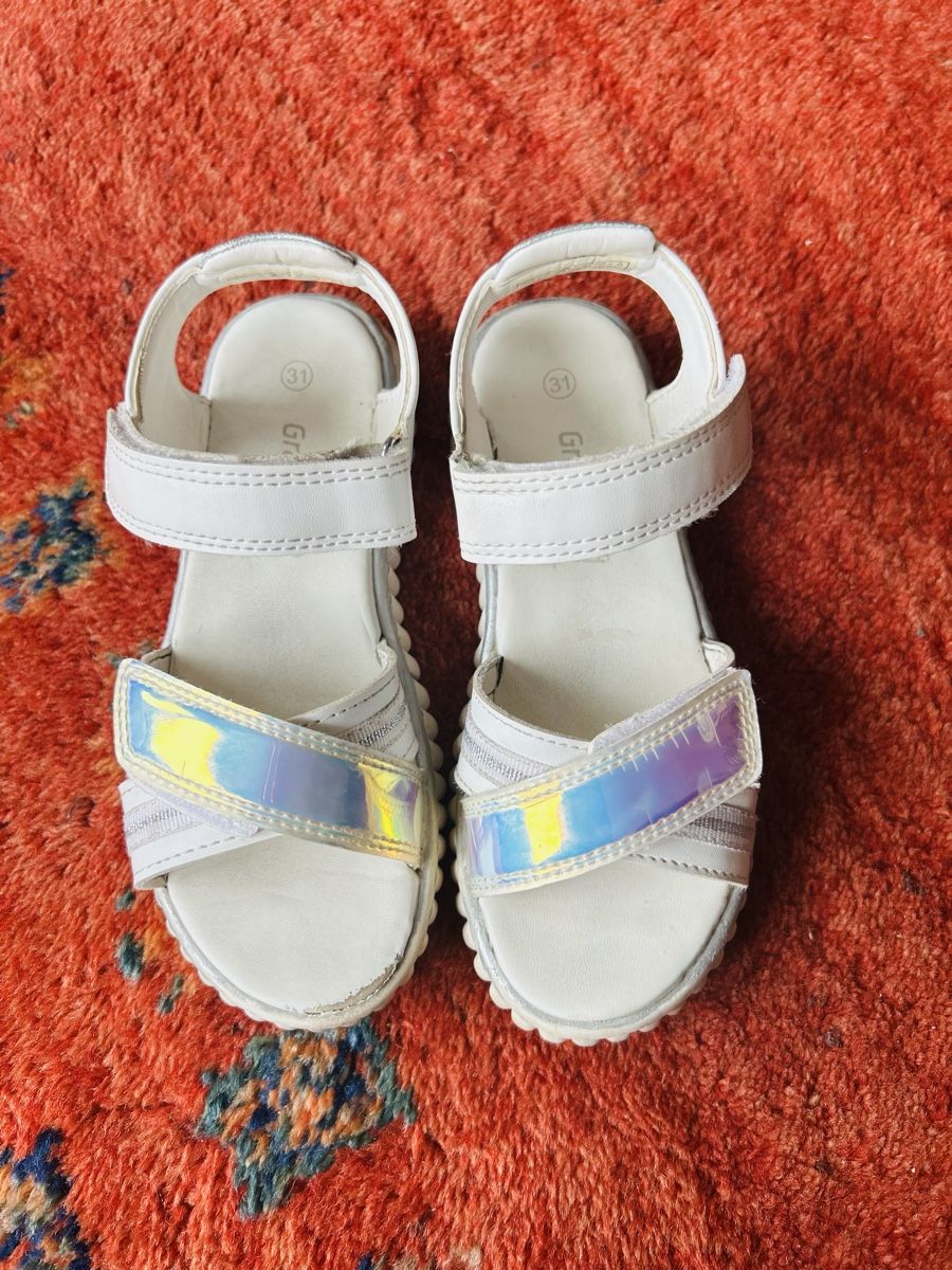 Schuhe für Mädchen: Hübsche Sandalen Gr. 31 – Gebraucht aus Birmensdorf ZH von LXro 1