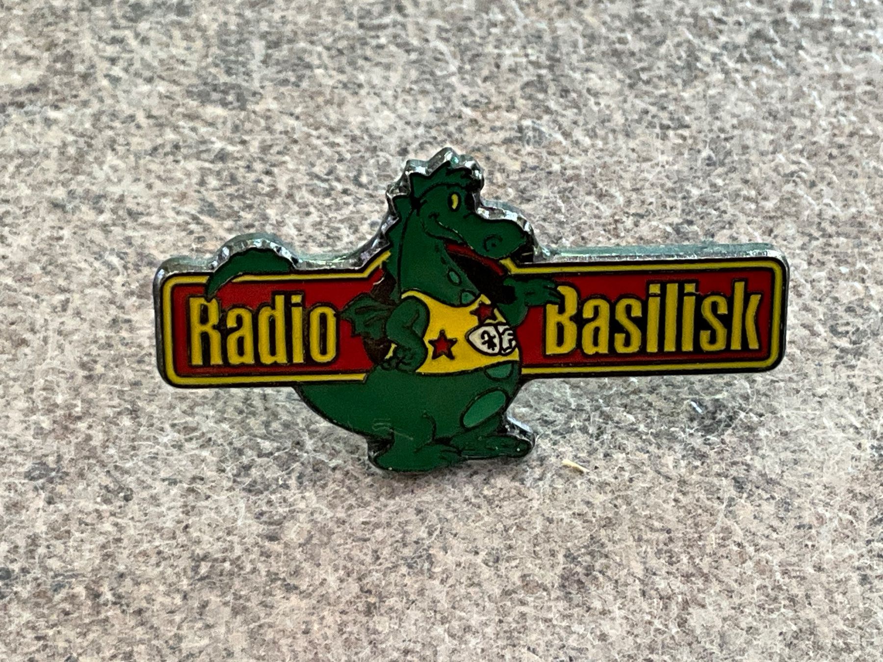 Placchette & Badge: 1 Pin Radio Basilisk – Usato da Basel venduto da Genie2