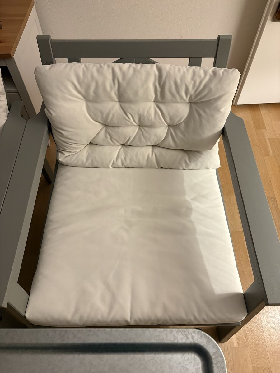Ikea Chaises: IKEA balcony chairs & table  – D'occasion à Adliswil par han_2zjd 2
