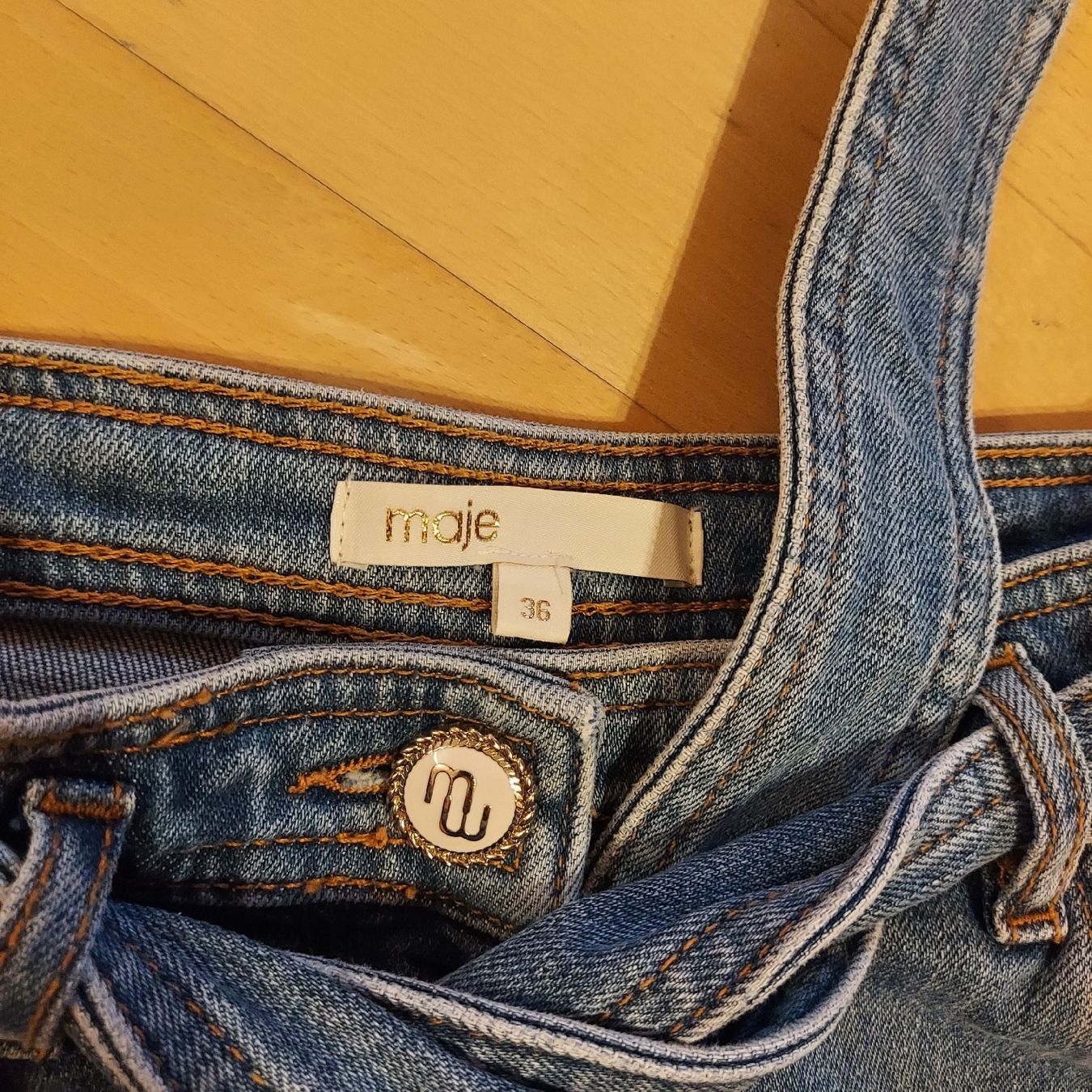 Maje Jeans: Maje Jeansshorts mit Gürtel – Neu (gemäss Beschreibung) aus Davos Platz von nicoletta06 2
