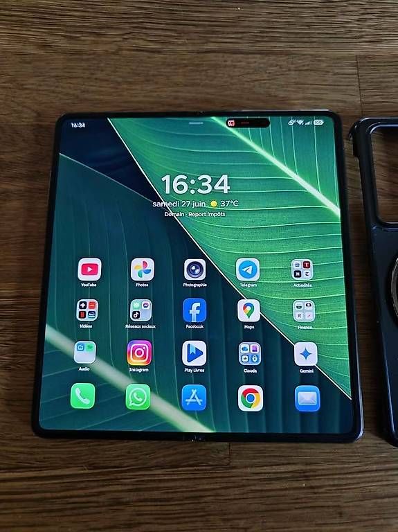 Honor Telefoni cellulari / Smartphones: Honor Magic V2 512Gb – Usato da Vufflens-Château venduto da Renewed