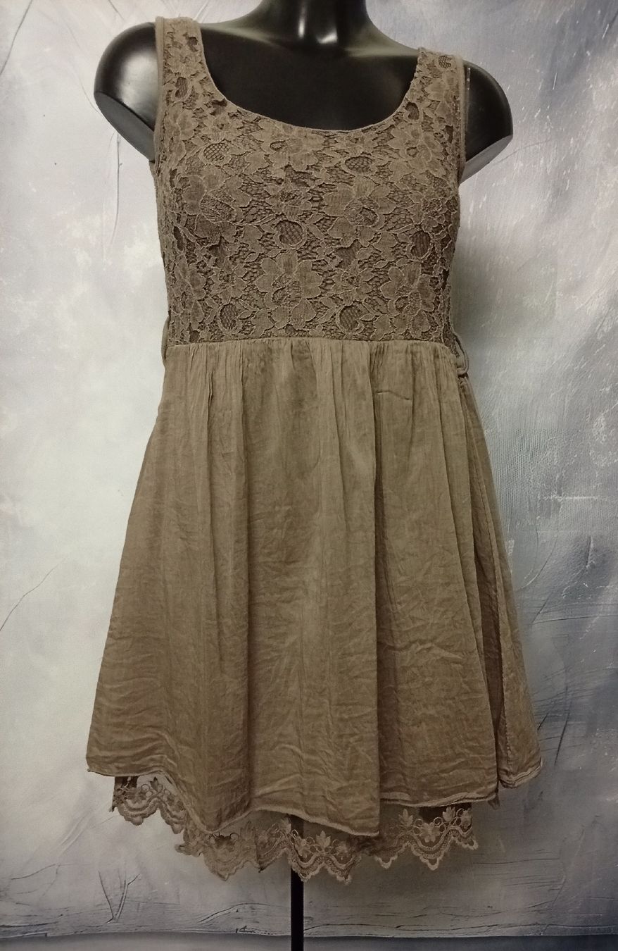 Vestiti: Zartes Kleid Gr.S – Usato da Luzern venduto da GoSecond