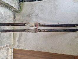 1 paar alte Holzski für Deko oder zum aufbereiten