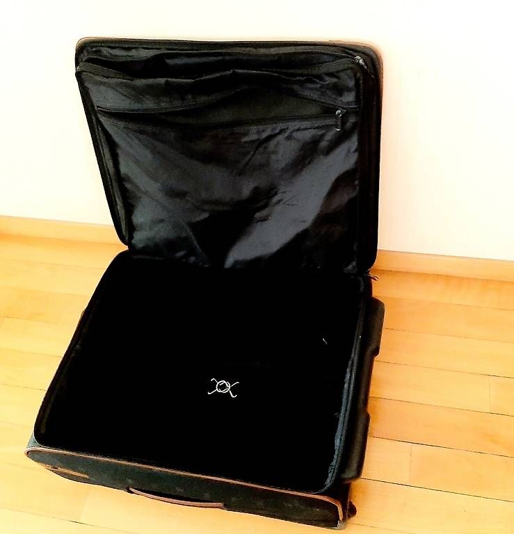 Valises de voyage: Valise à roulettes – D'occasion à lausanne par bluestone02 4