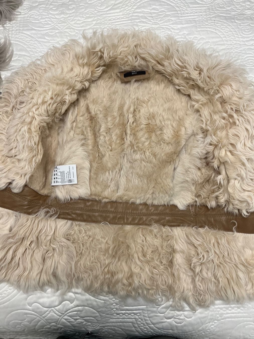 Hugo Boss Gilets & Westen: BOSS LAMMFELL GILET – Gebraucht aus Steinhausen von Mimirose114 4