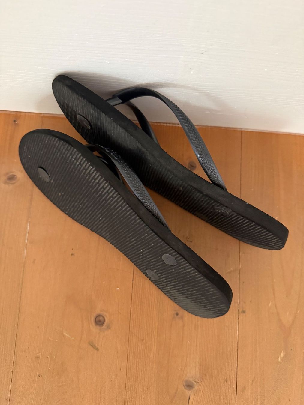 Havaianas Chaussures femmes: Havaianas Flip Flops Schwarz Grösse 37/38 – D'occasion à Biel/Bienne par 0312tanja 2