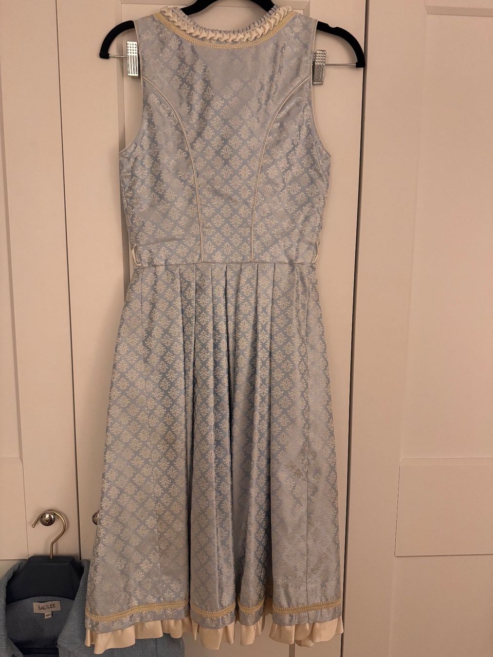 Krüger Kleider: Krüger Dirndl Swarovski Candy Collection hellblau/weiss – Gebraucht aus Zürich von ymo_6sy5 2