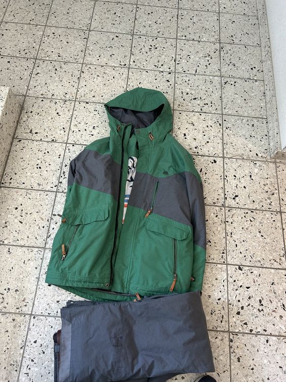 Skianzug: Skijacke Mit Zwei Passenden Skihosen Grösse 98 (Gebraucht) In