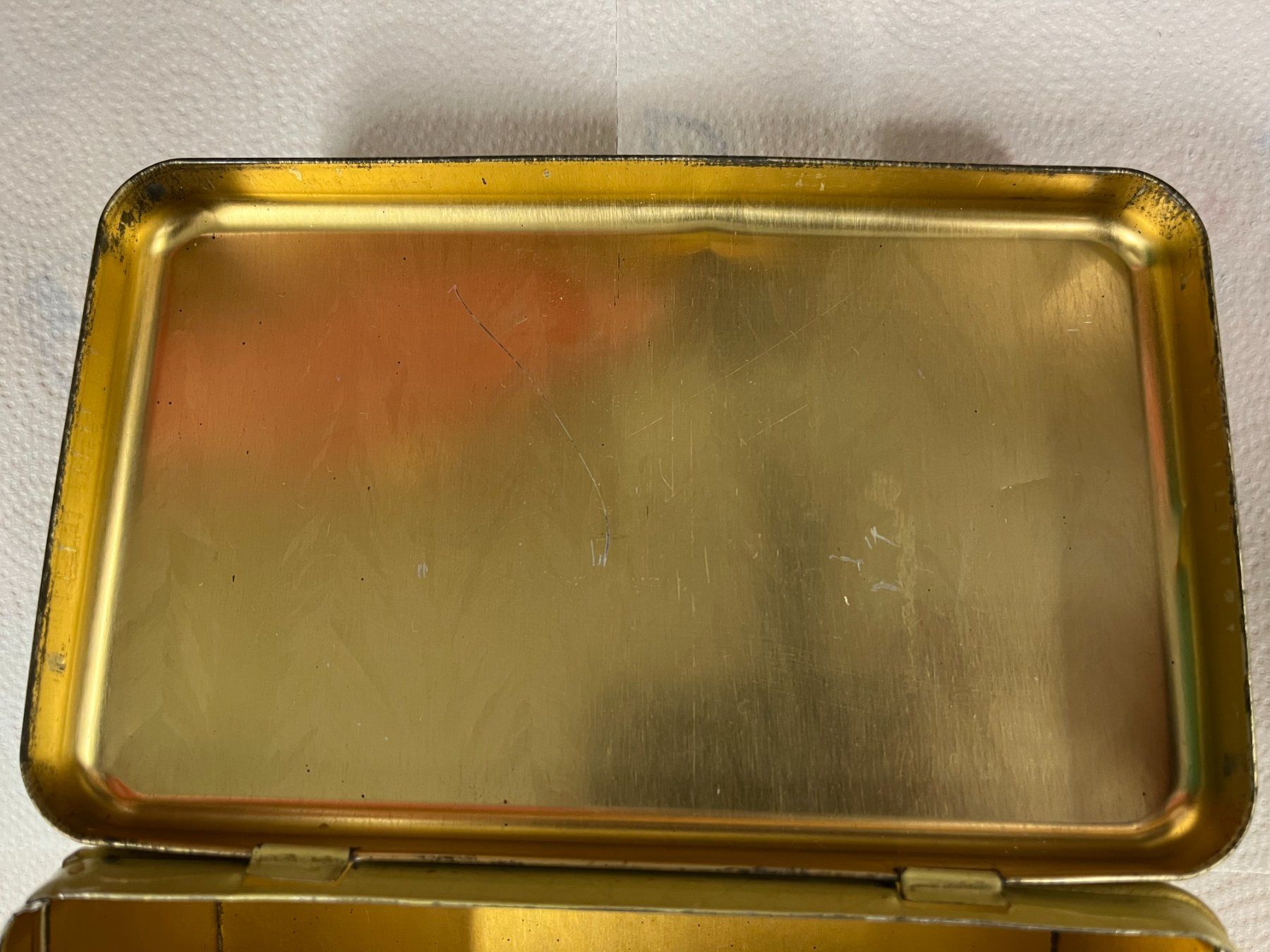 Barattoli: Alte Schatulle Blech-Dose / Büchse mit Rosen-Muster – Usato da Mumpf venduto da dadaboygugulini 8