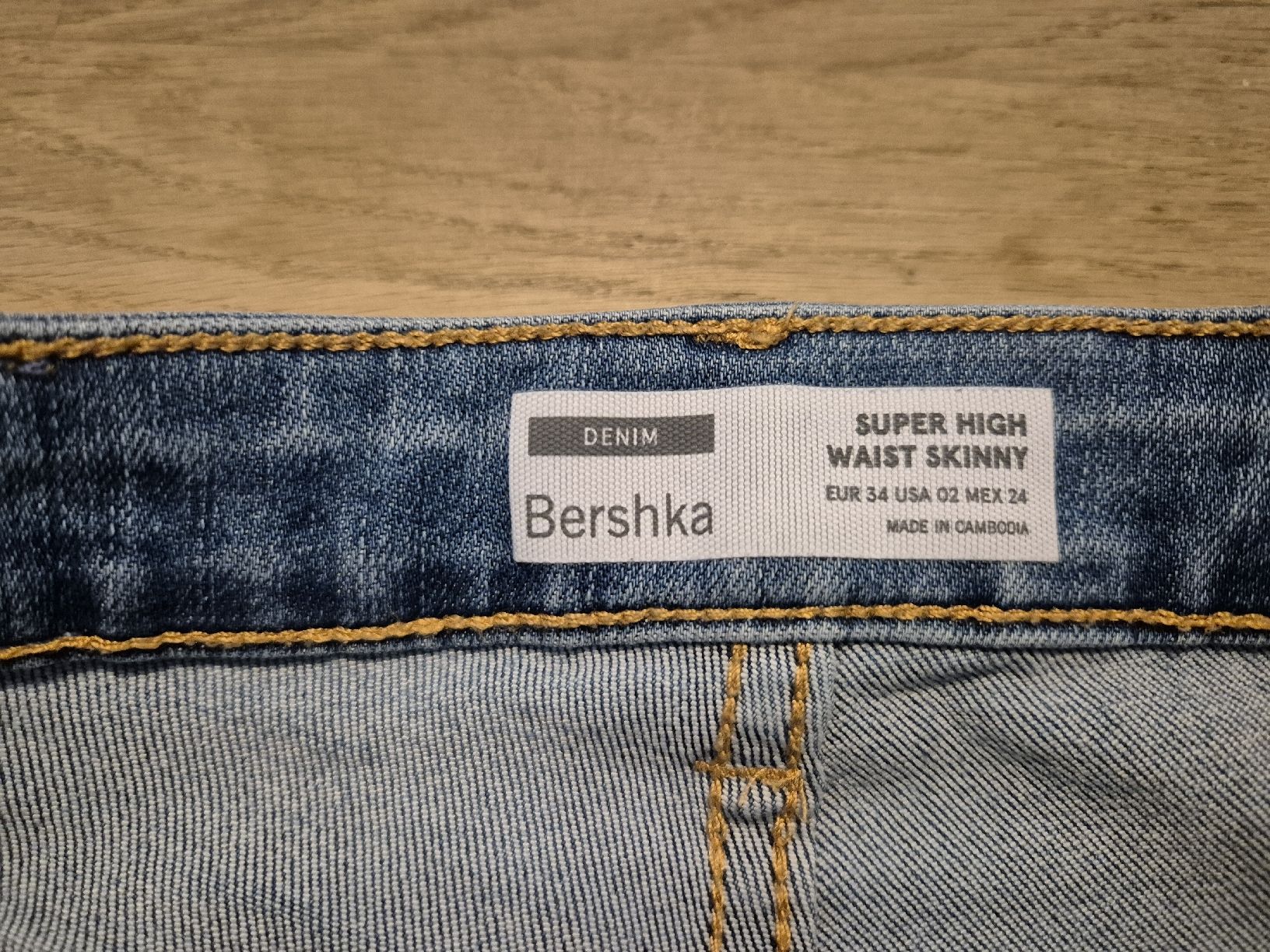 Bershka Pantaloni: Jeanshose Gr. 34 von Bershka – Nuovo (secondo la descrizione) da Urtenen-Schönbühl venduto da Chaeppeler 4