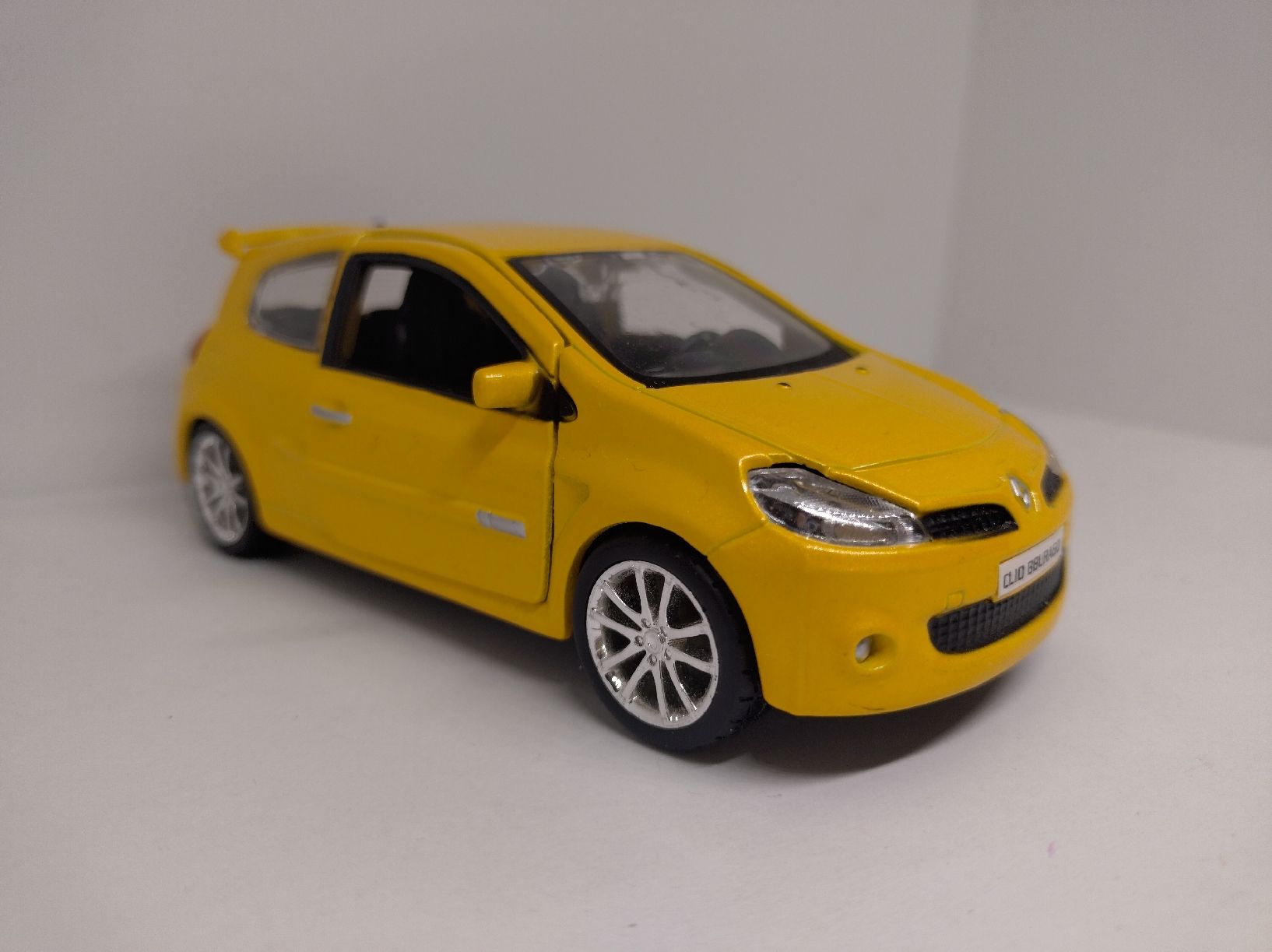 Bburago Voitures modèles: Bburago, Renault Clio Sport 1/32 – D'occasion à La Chaux-de-Fonds par Pierrot8404 3