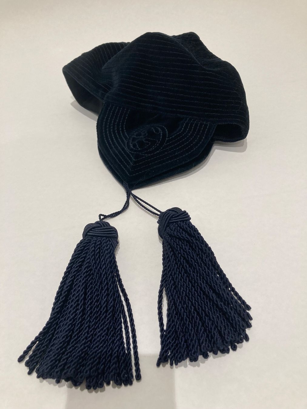 Gucci Copricapi, berretti & cappellini: Gucci cappello in velluto BLU – Usato da Paradiso venduto da Kayakara 4