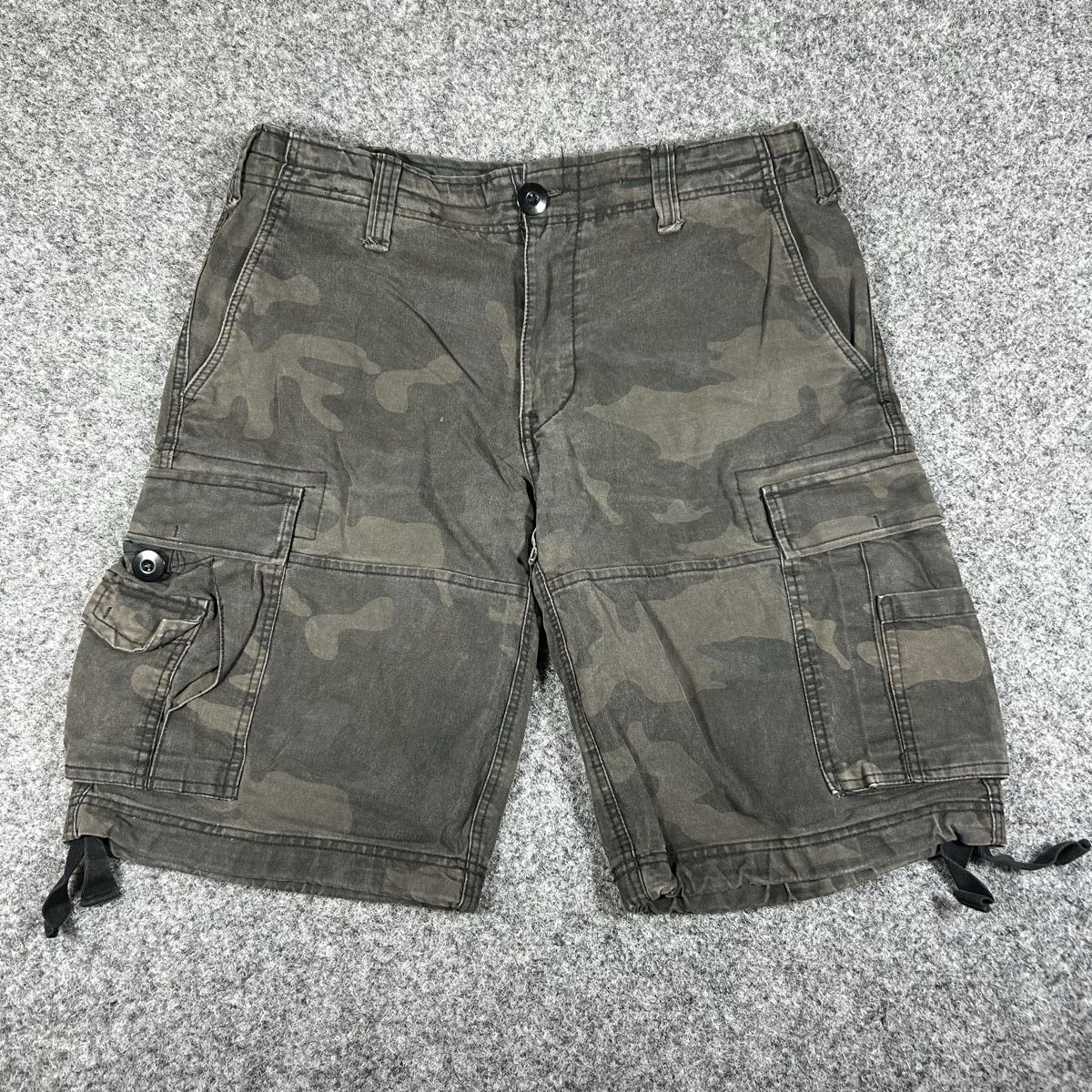 Pantaloni: Camo Cargo short  – Usato da La Sagne NE venduto da Matlasape