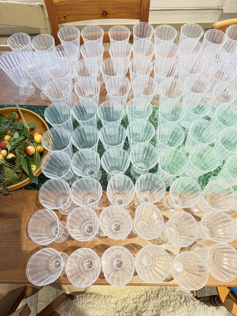 Set di piatti: Kaffe Becher Plastik Tee Einweg  Kaffe fertig – Nuovo (secondo la descrizione) da Haegendorf venduto da Chruege 1
