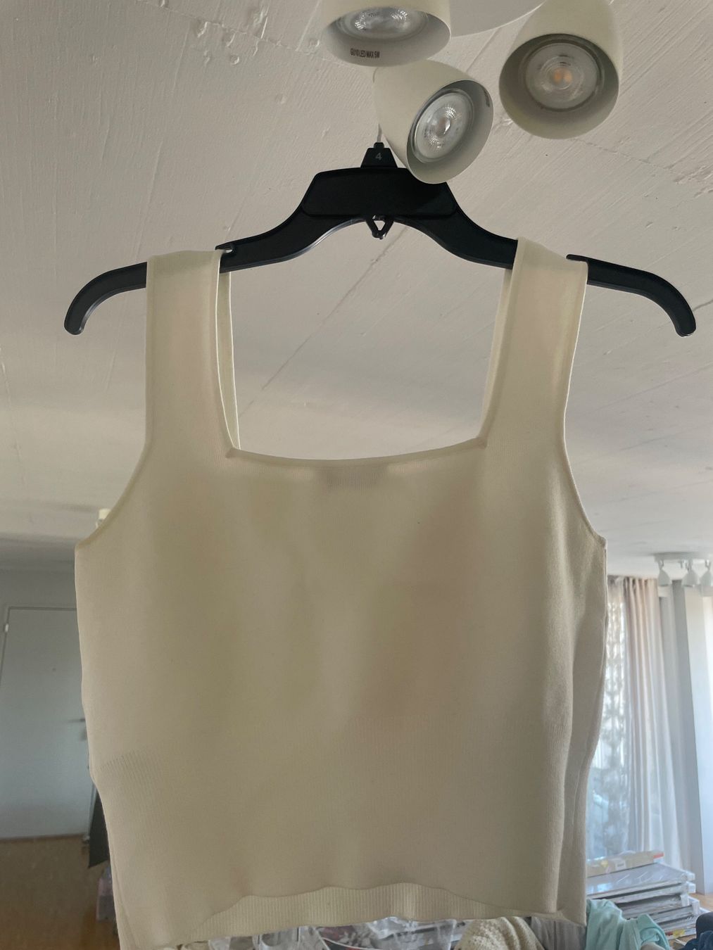 Sandro Tops: Tanktop cropped Top Sandro Grösse M – D'occasion à Zürich par mar_y97k 1