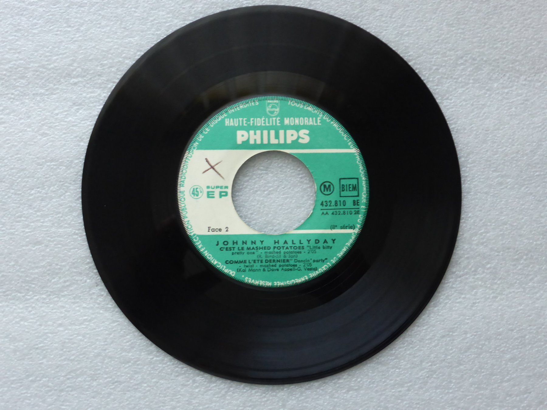 Dischi in vinile: Vinyl Single   EP  JOHNNY HALLYDAY – Usato da Küssnacht am Rigi venduto da Mondkinder 2