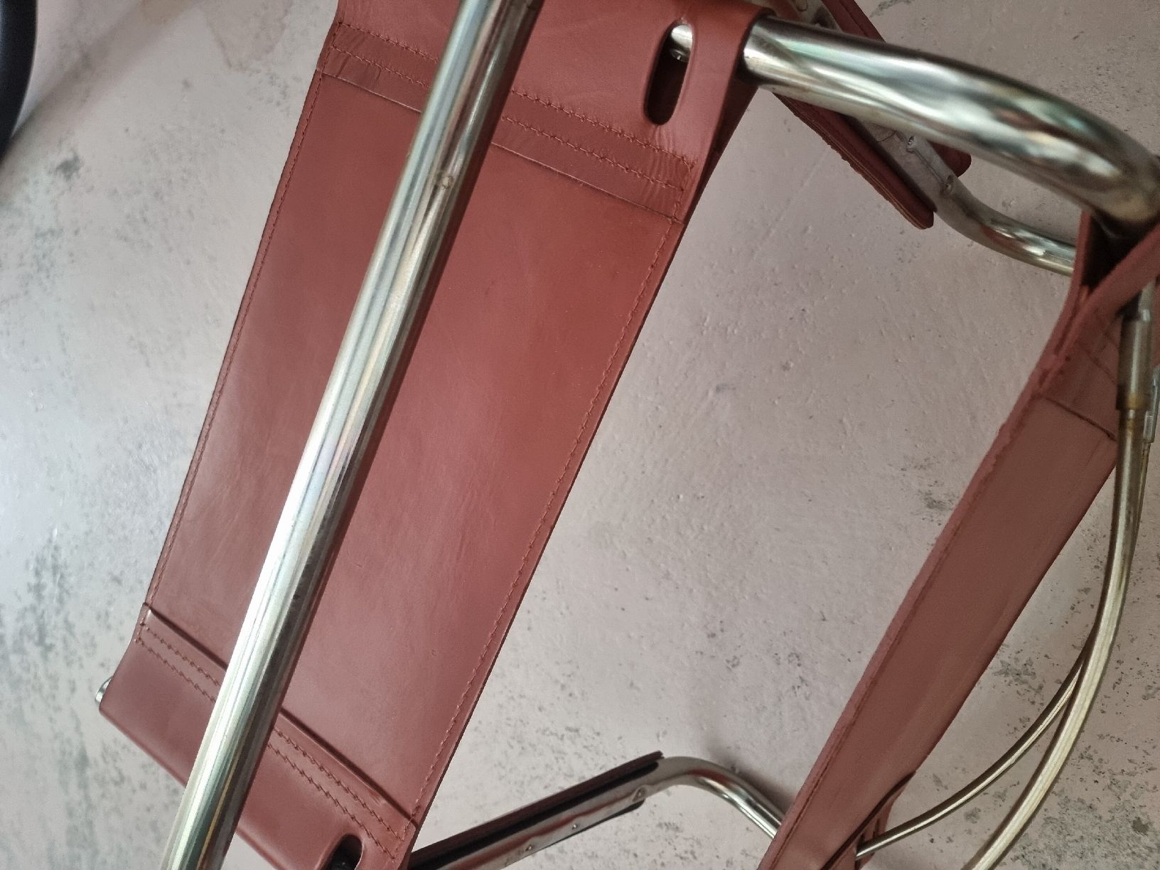 Stühle: Freischwinger Stuhl – Gebraucht aus Olten von Mezopotamya 4