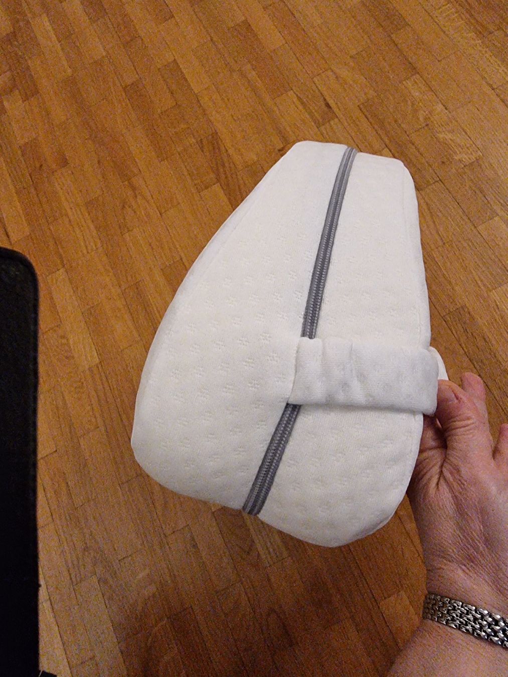 Cuscini: Coussin médical pour genoux – Nuovo (secondo la descrizione) da Veyrier venduto da Leilazizou 2