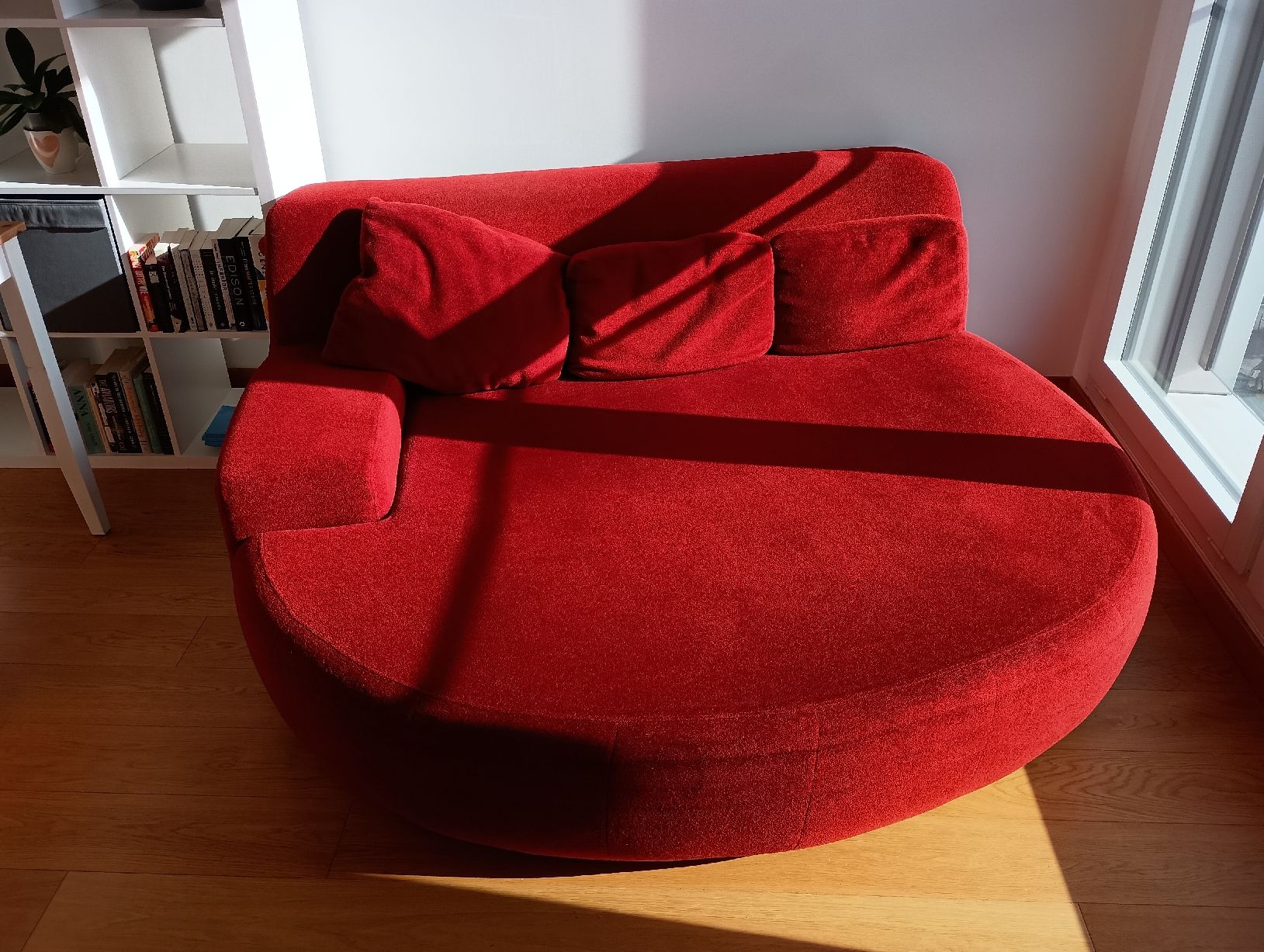Divani: Cellini canapé rond - Rouge – Usato da Genève venduto da ric_b9nj 1