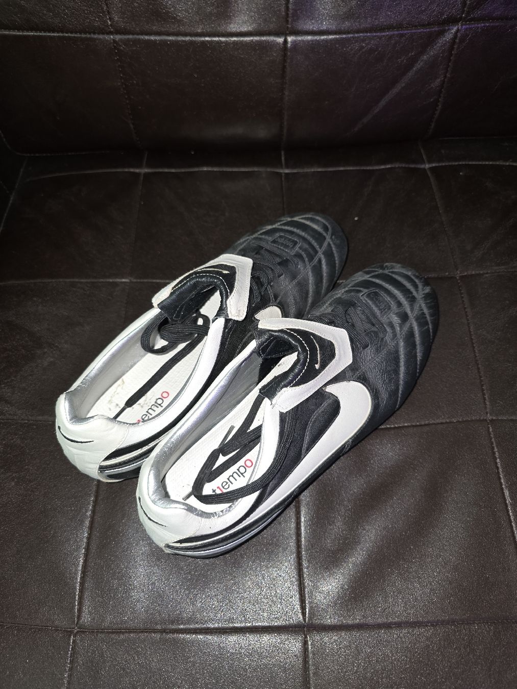 Nike Scarpe da uomo: Nike Leder Fussballschuhe – Usato da Bronschhofen venduto da dvnb 2